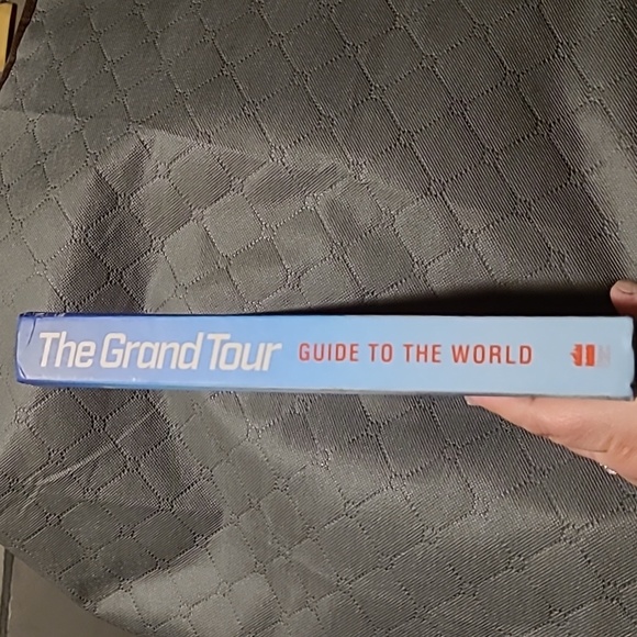 Grand Tour Guide to the World Book - Picture 10 of 11